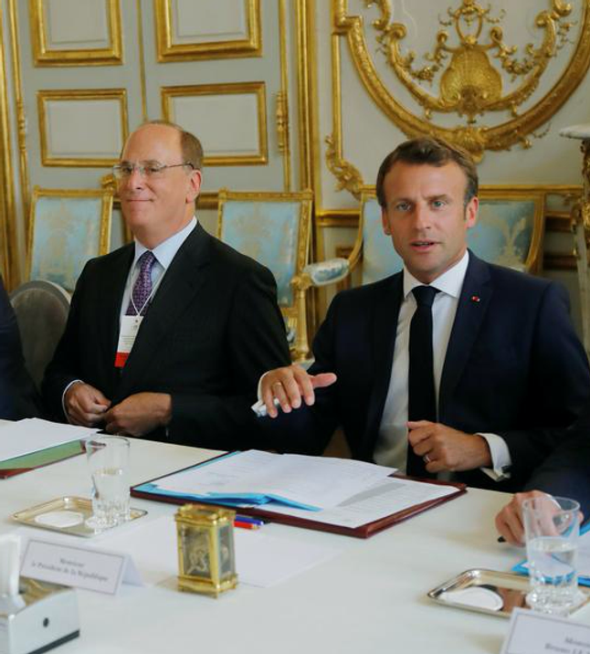 Larry Fink (BlackRock) et Emmanuel Macron à l'Elysée en juillet 2019 © Reuters